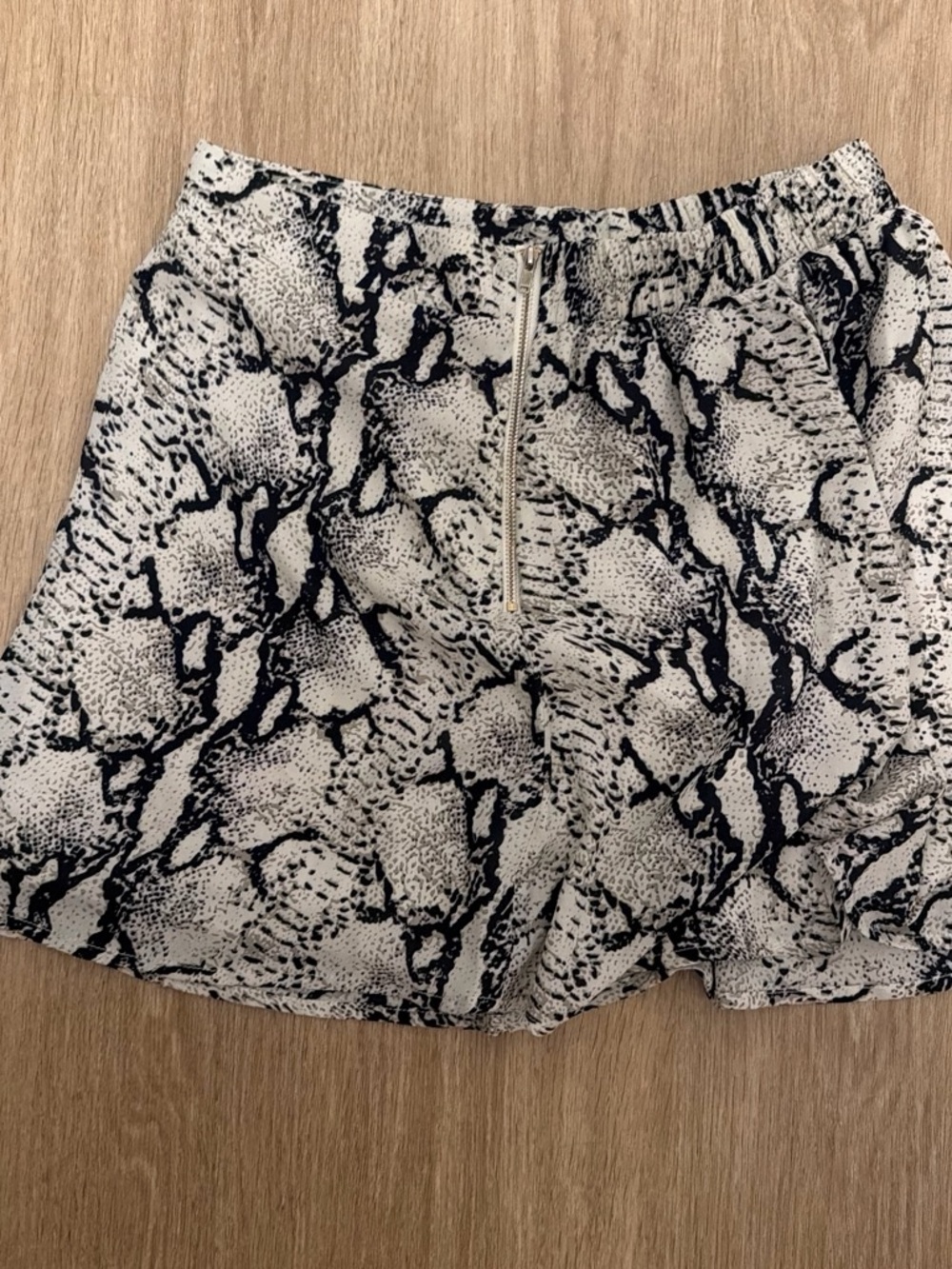 Tobi High-Waist Snake-Print Shorts - Black & White